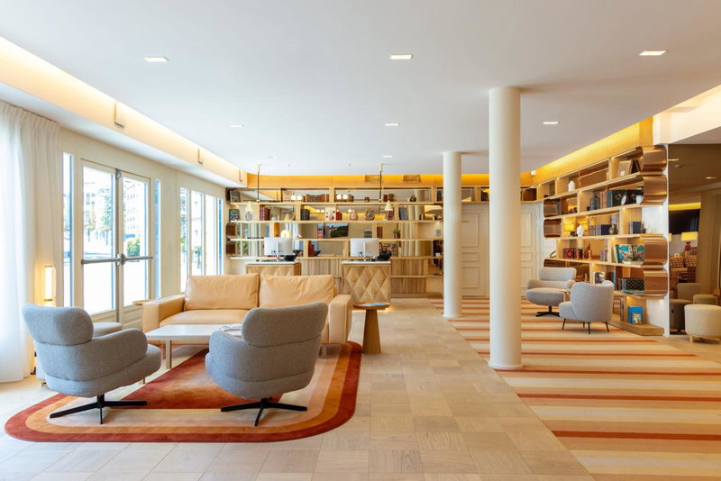 Le Plessis Grand Hotel, Le Plessis-Robinson, France