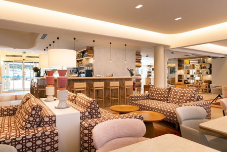Le Plessis Grand Hotel, Le Plessis-Robinson, France