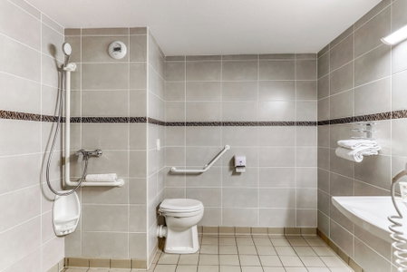 ACE Hôtel Montluçon, Saint-Victor, France