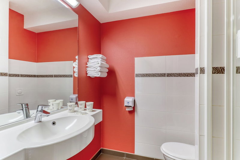 ACE Hôtel Montluçon, Saint-Victor, France