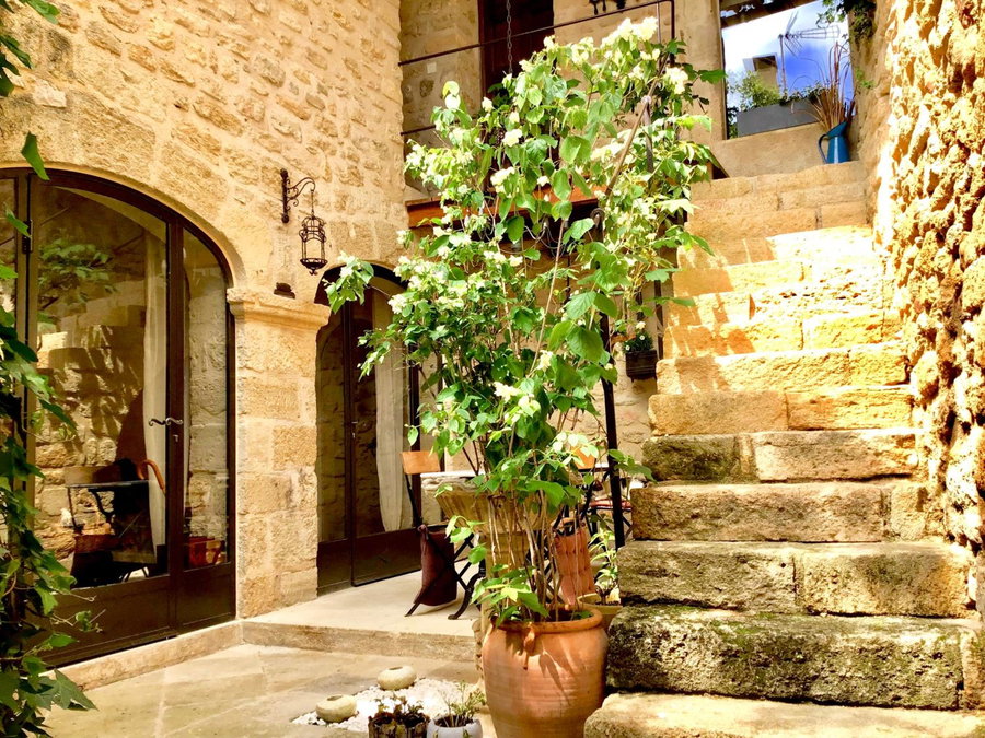 Un Patio en Luberon, Ansouis, France