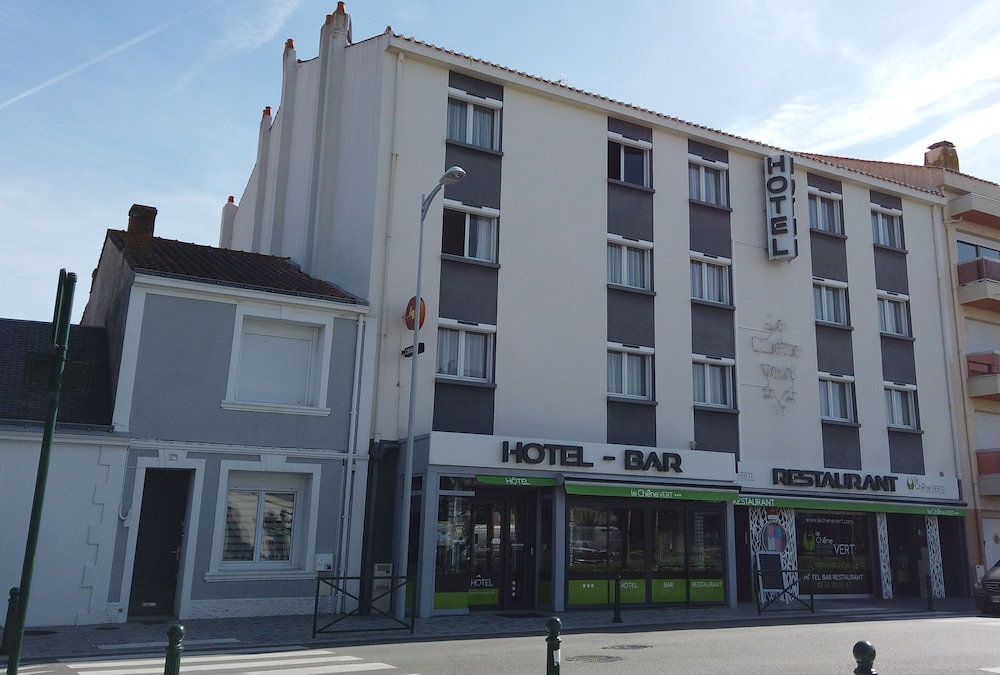Citotel Le Chene Vert, France
