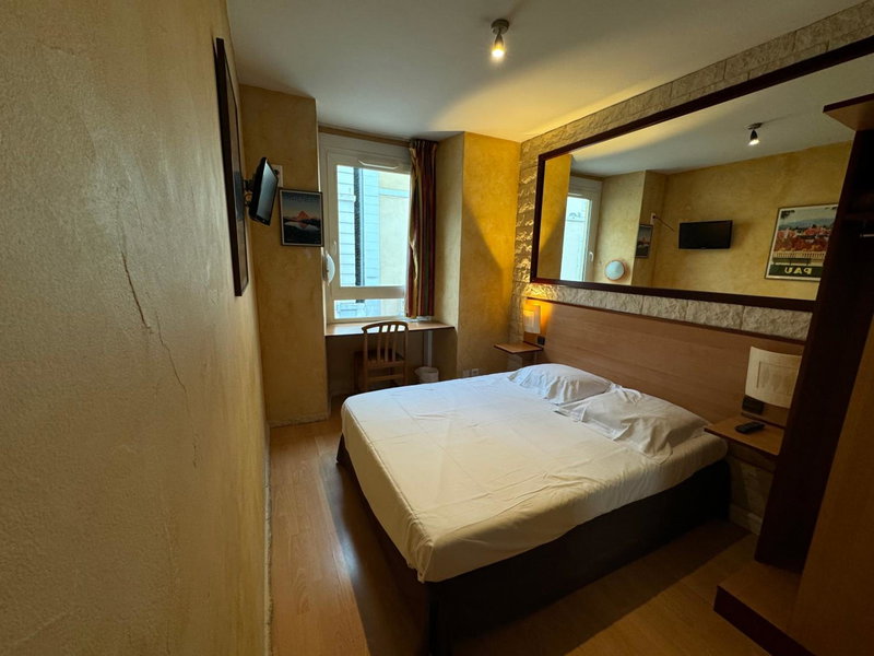 Hôtel Bosquet Pau Centre - Self Check In Budget Hotel, Pau, France