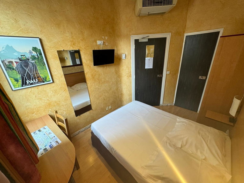 Hôtel Bosquet Pau Centre - Self Check In Budget Hotel, Pau, France