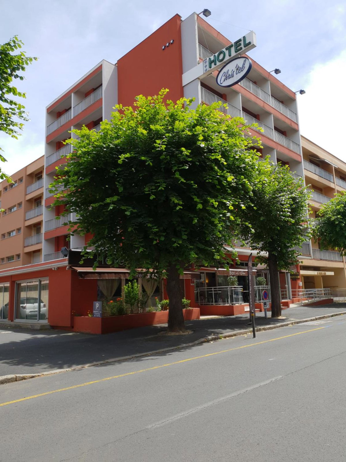 Hotel · Cit'hôtel Le Chris'tel hôtel et restaurant, Le Puy En Velay