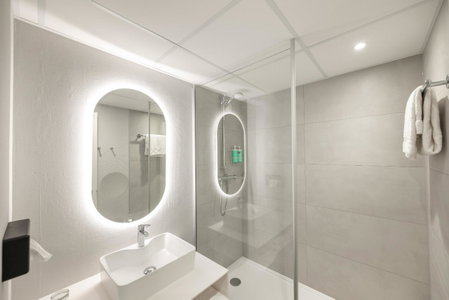 Novotel Macon Nord - Porte de Bourgogne, Mâcon, France