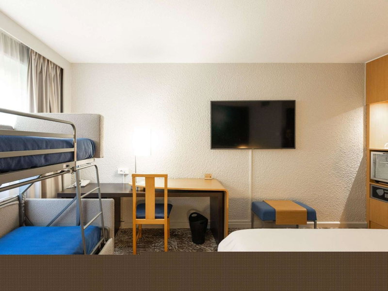 Novotel Macon Nord - Porte de Bourgogne, Mâcon, France