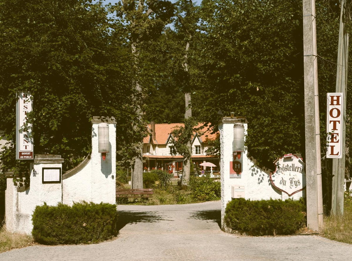 Hotel · Hostellerie Du Lys, Lamorlaye