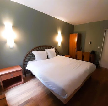 Hostellerie Du Lys, Lamorlaye, France