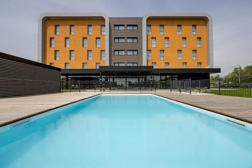 Hotel · The Originals City, Hôtel Le Relais des Deux Mers, Marmande Sud, Samazan