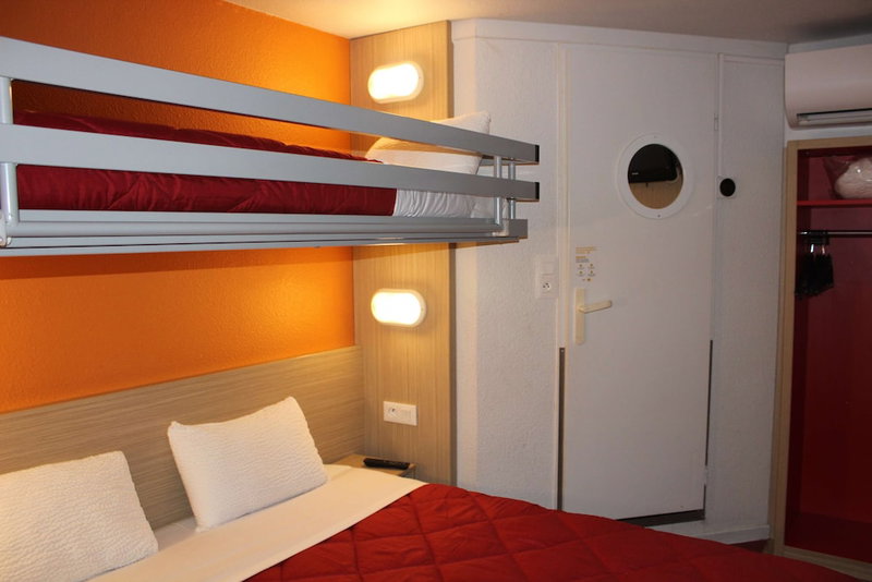 Hotel Première Classe Saint Quentin En Yvelines - Elancourt, Elancourt, France