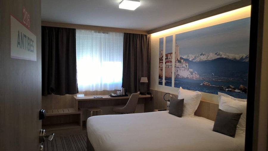 Brit Hotel Montargis, Mormant-sur-Vernisson, France