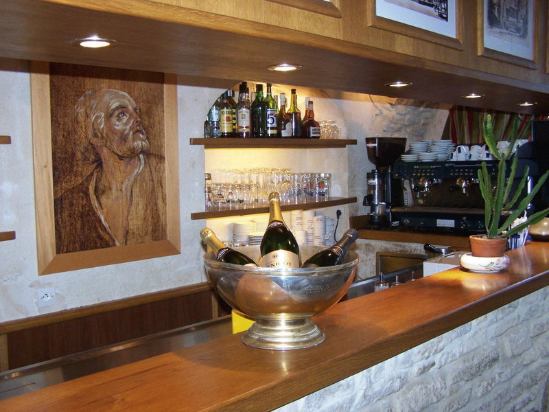 Hostellerie Saint Martin- Logis Hôtel et Restaurant, Creully, France