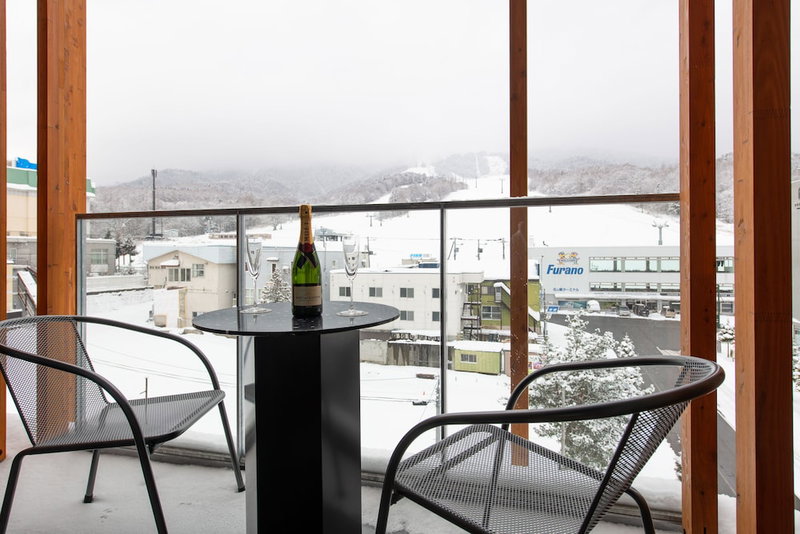 Fenix West, Furano, Japan