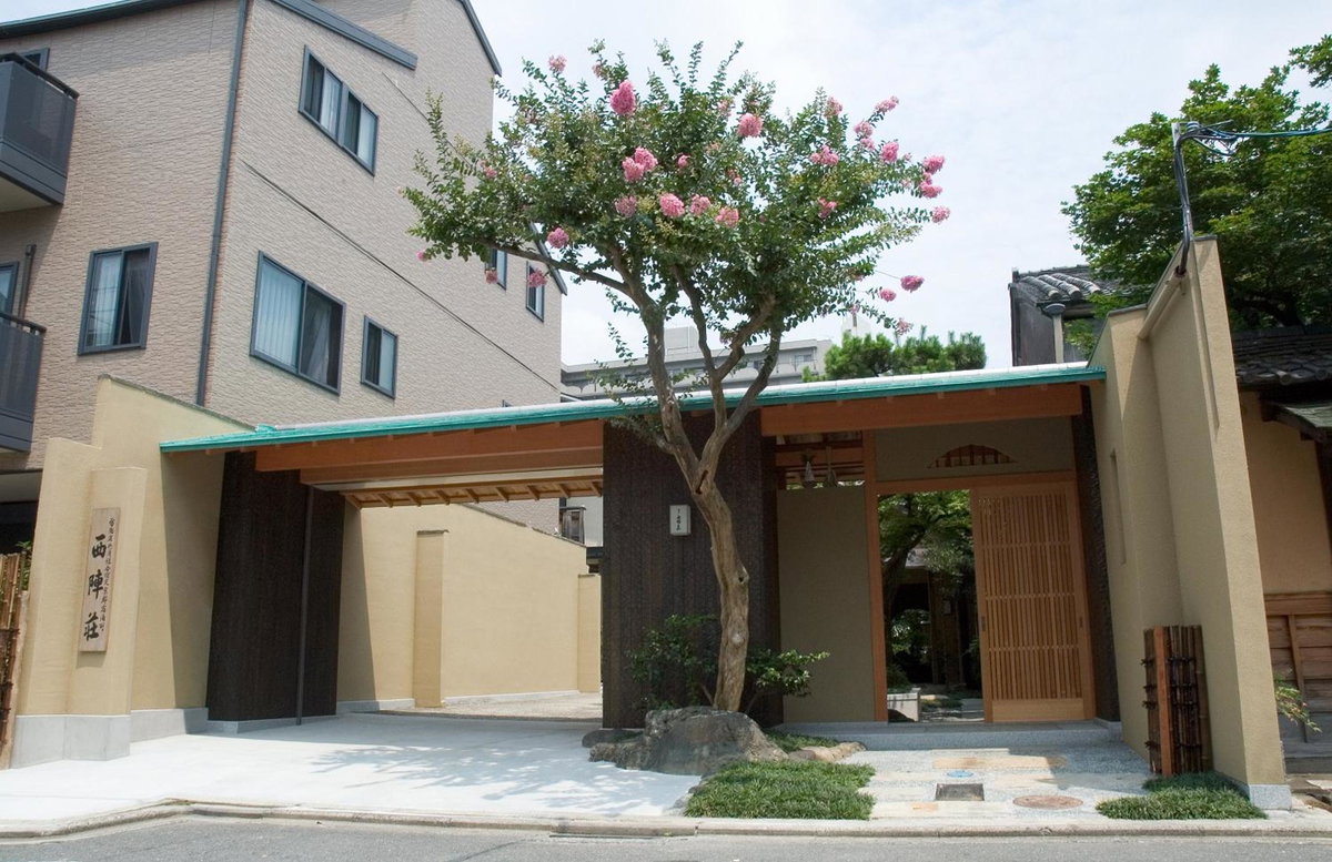 Yadoya Nishijinso, Japan