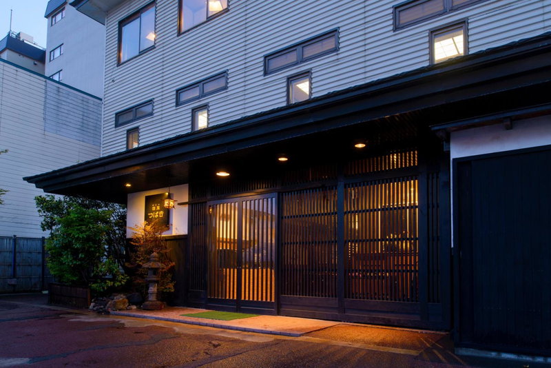 Yadoya Tsubaki, Aomori, Japan