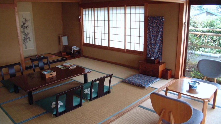 Shin Kadoya, Atami, Japan
