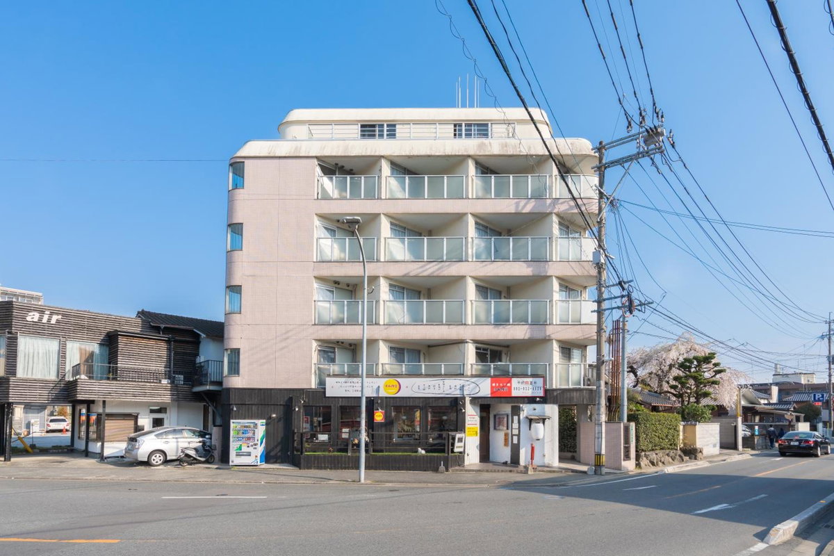 Sonic Apartment Hotel, Japan