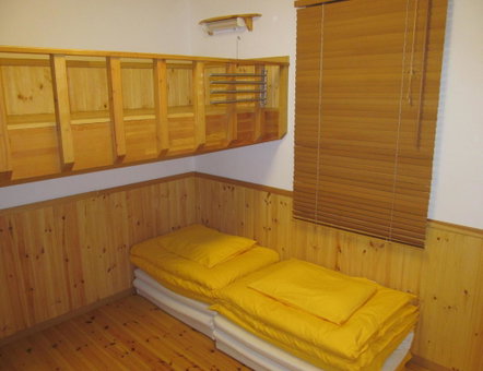 Orange Cabin Inn far from station, Fujikawaguchiko, Japan