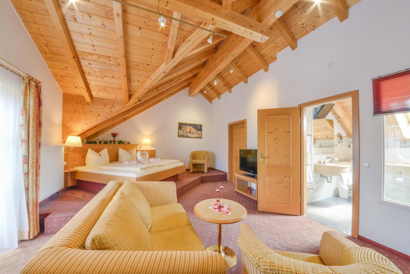 Metzgerei Gasthof Oberhauser - Hotel zur Post, Egling, Germany