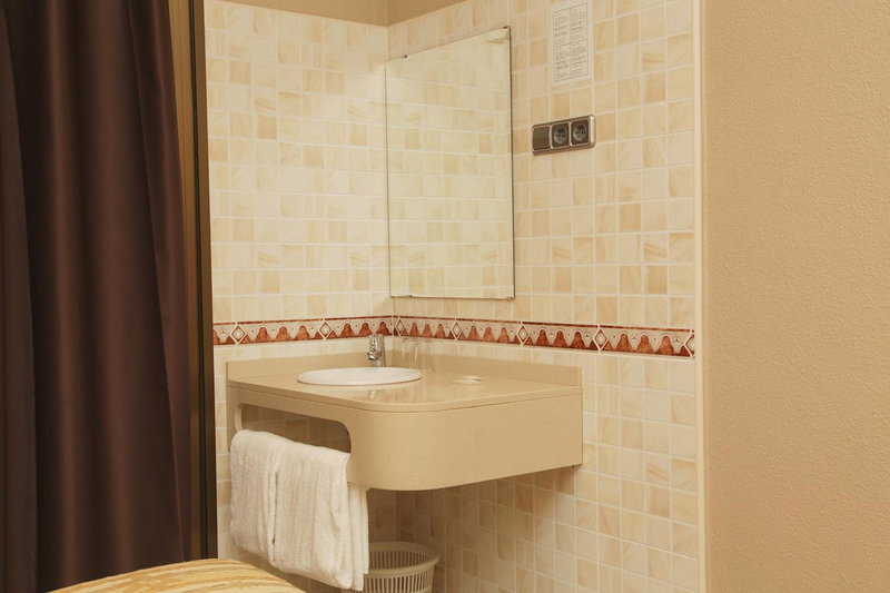 Hostal Nuevo Colon, Barcelona, Spain