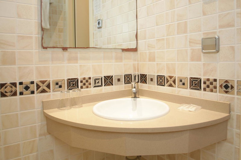 Hostal Nuevo Colon, Barcelona, Spain