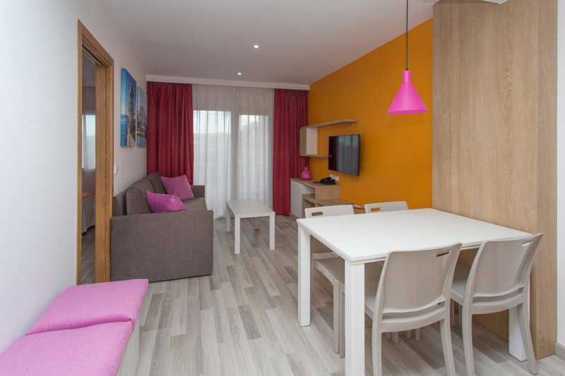 Aparthotel Acuasol, Peñíscola, Spain