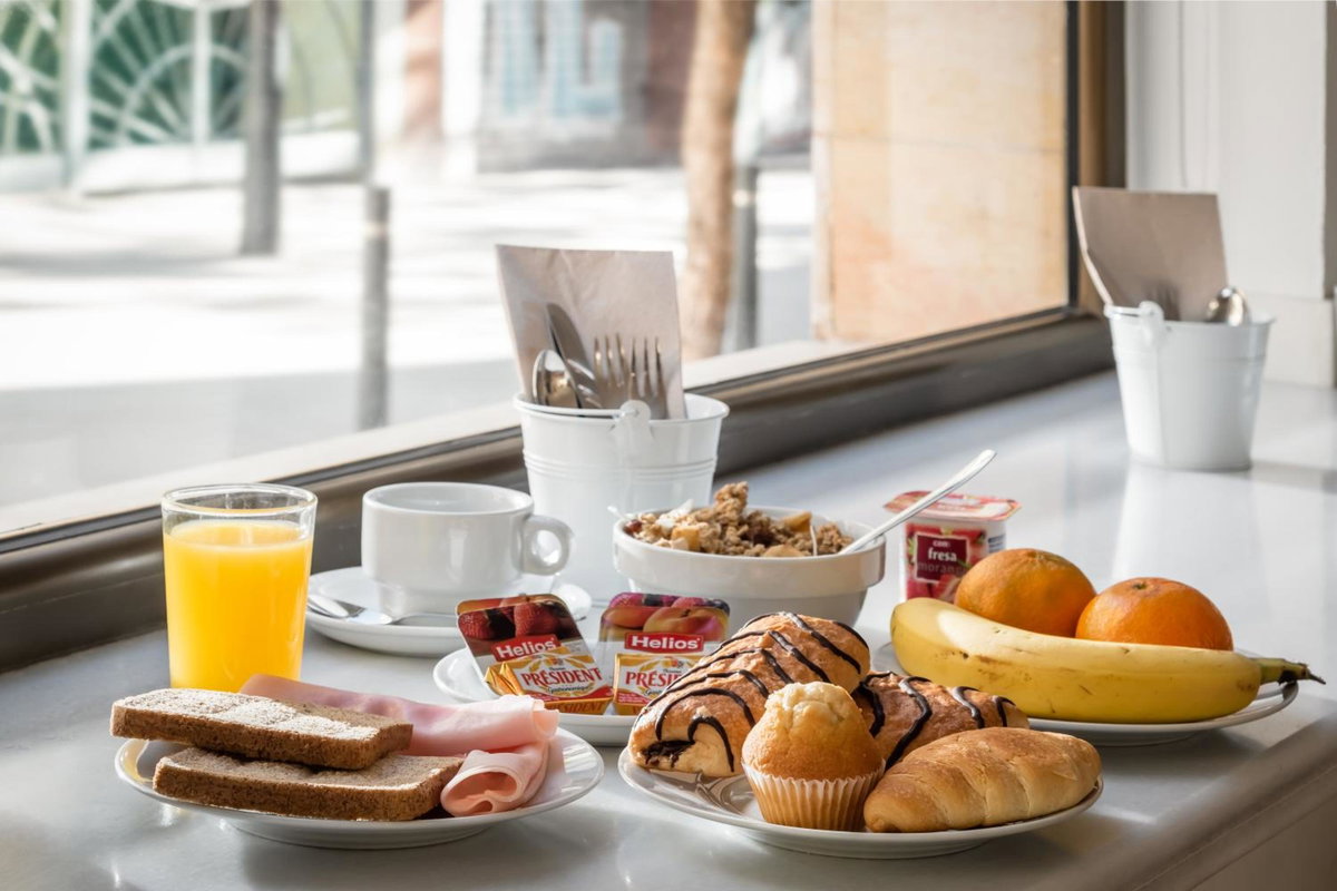 Hotel · Hostal Baler, Barcelona