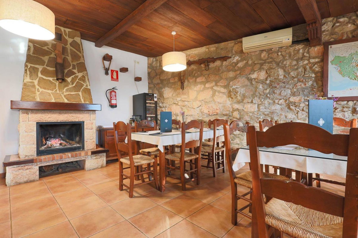 Hotel · Tugasa Hotel y Apartamentos rurales La Posada, Villaluenga Del Rosario