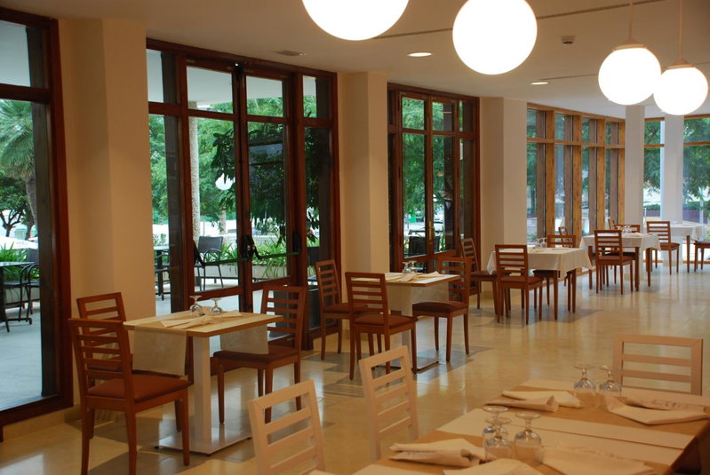 Hotel Los Robles, Gandía, Spain