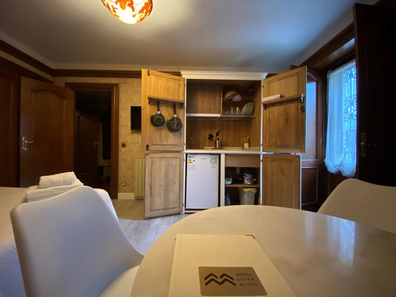 Apartamentos María Luisa, Burgos, Spain