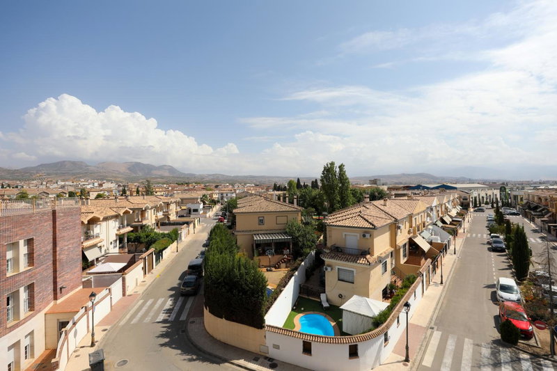 YIT Conquista de Granada, Peligros, Spain