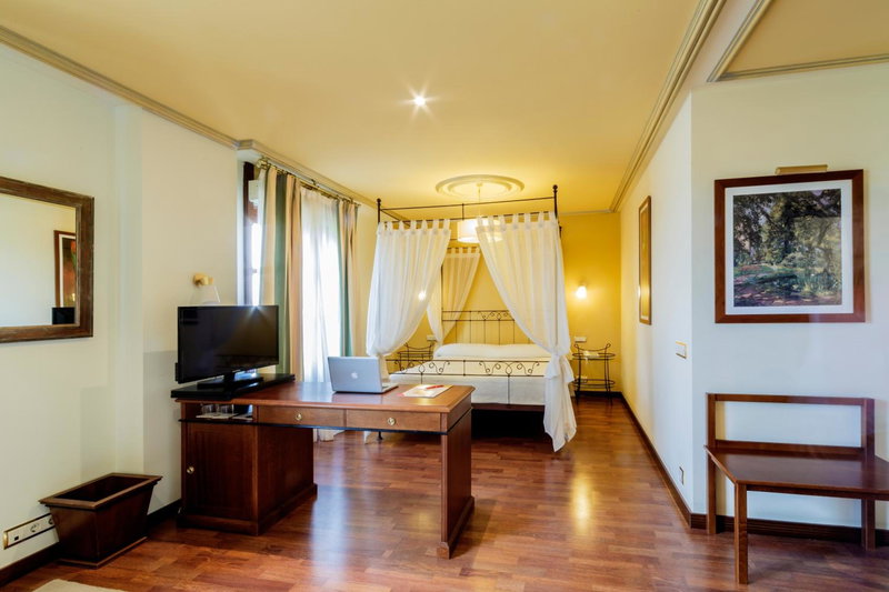 Hotel Azofra, Burgos, Spain