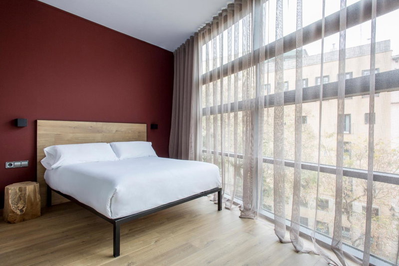Aspasios Born, Barcelona, Spain