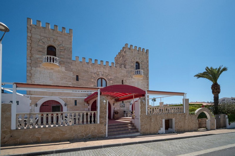 Castell de Lô, Cala'n Porter, Spain