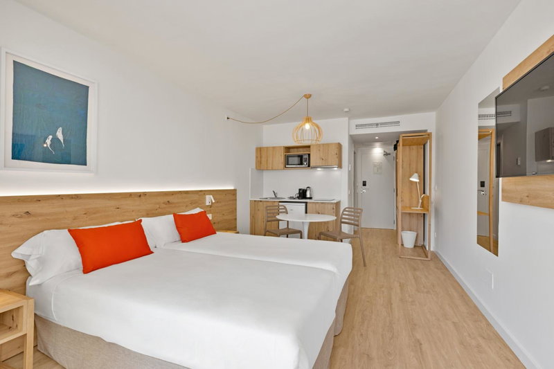 Palmanova Beach Apartments by TRH, Palmanova, Spain