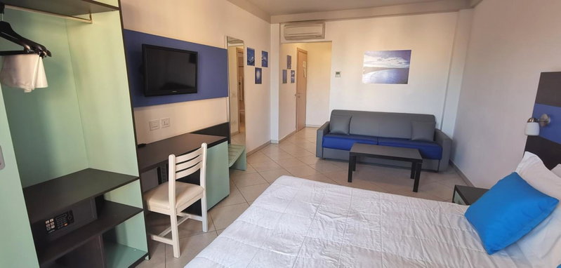 Hotel Oceanomare, Punta Marina, Italy