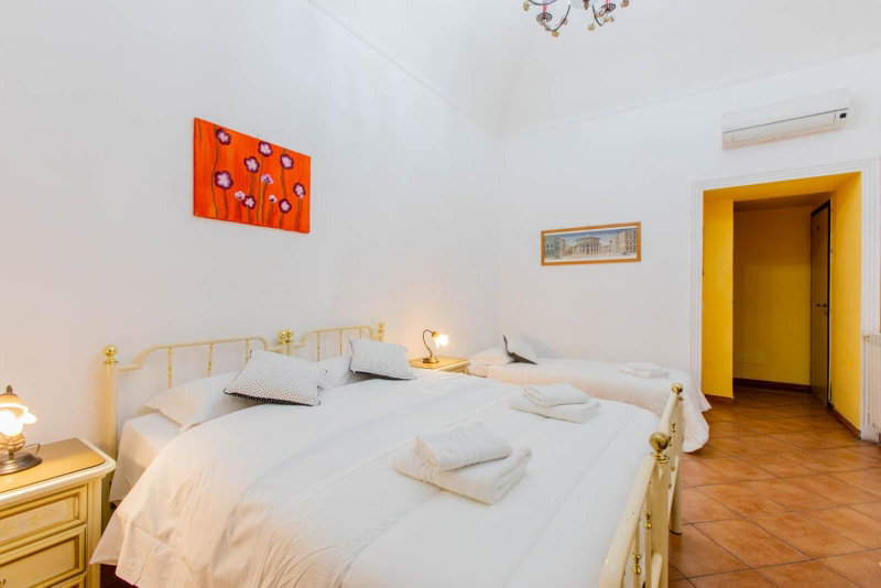 Oscar 3, Rome, Italy