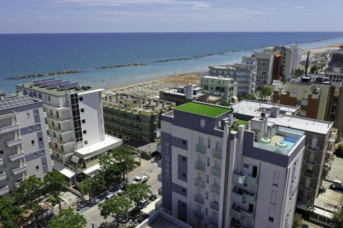 Hotel · Amadei Hotel Figaro & Apartments, Pesaro