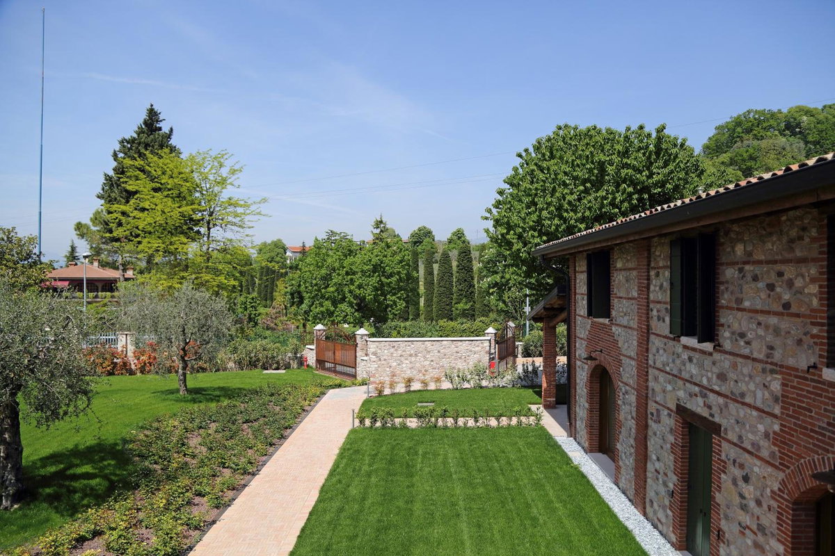 Hotel · Residence Borgo Mondragon, Lazise