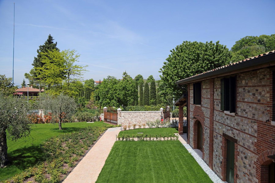 Residence Borgo Mondragon, Lazise, Italy
