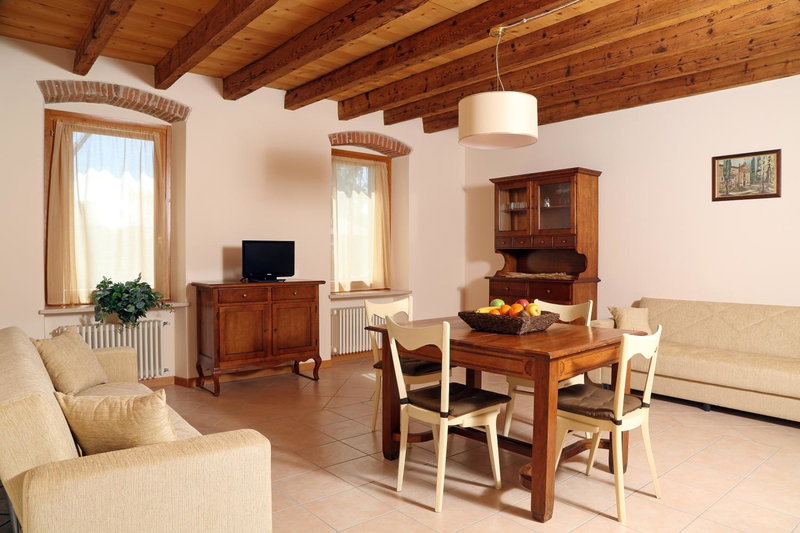 Residence Borgo Mondragon, Lazise, Italy