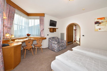 Hotel Hubertushof, Naz-Sciaves, Italy
