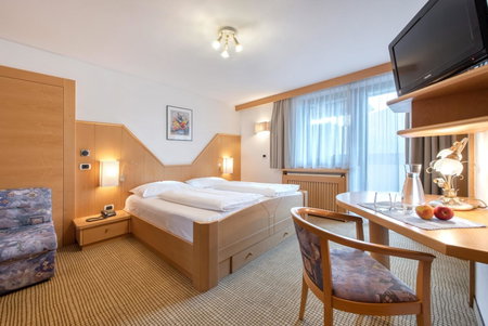 Hotel Hubertushof, Naz-Sciaves, Italy
