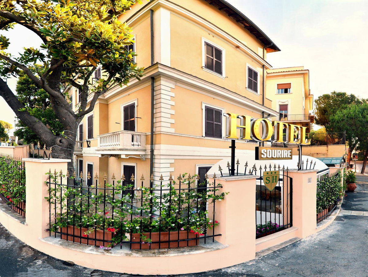 Sourire Hotel, Italy