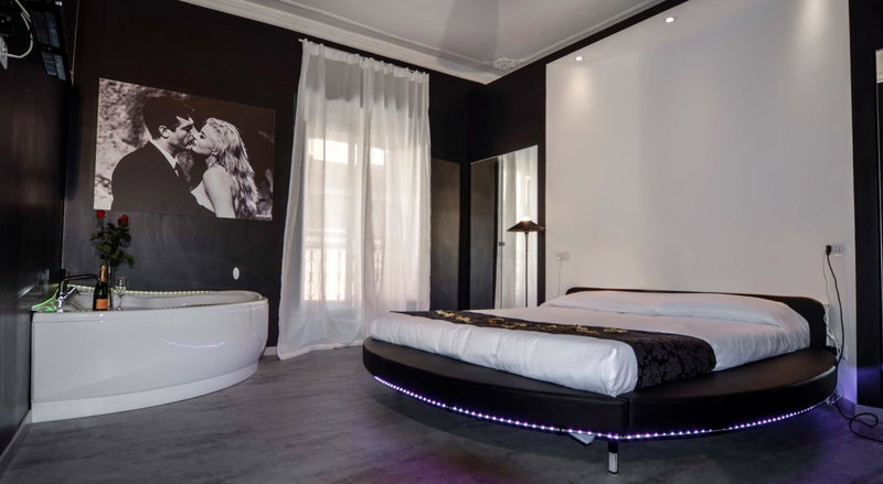 Good Life Via Veneto, Rome, Italy