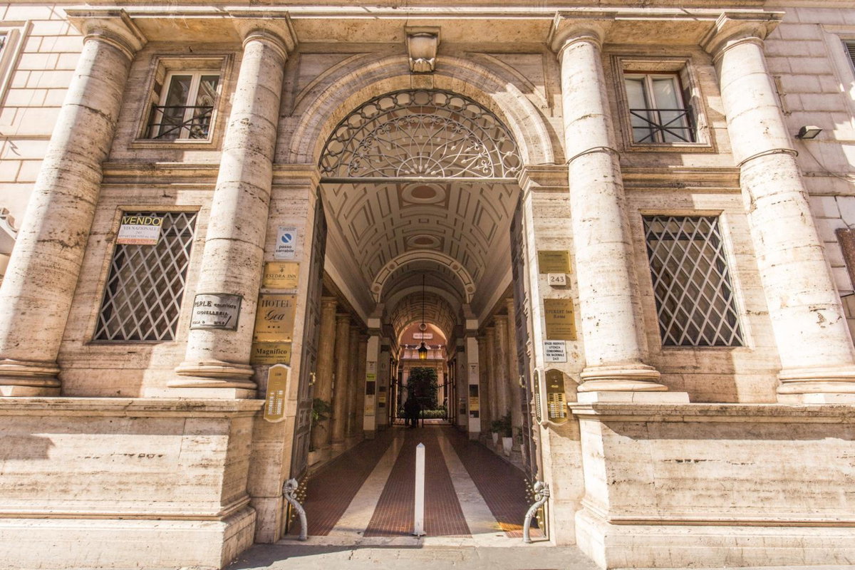 Hotel · Artemis, Rome