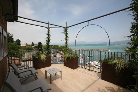 Riviera Carducci Rooms, Peschiera del Garda, Italy