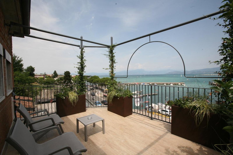 Riviera Carducci Rooms, Peschiera del Garda, Italy