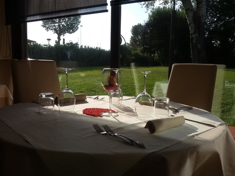 Yachting Hotel Mistral, Sirmione, Italy
